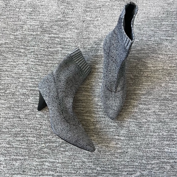 DOLCE VITA // silver boots - Picture 2 of 5